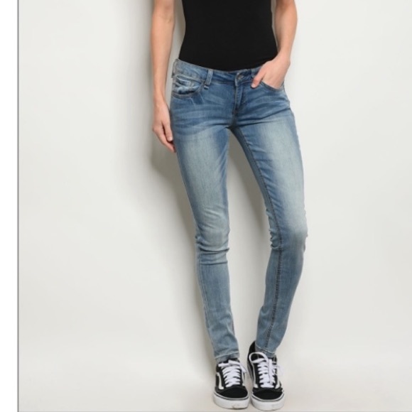🎈2/$20🎈 ALMOST GONE Special A Skinny Jeans - Picture 2 of 5